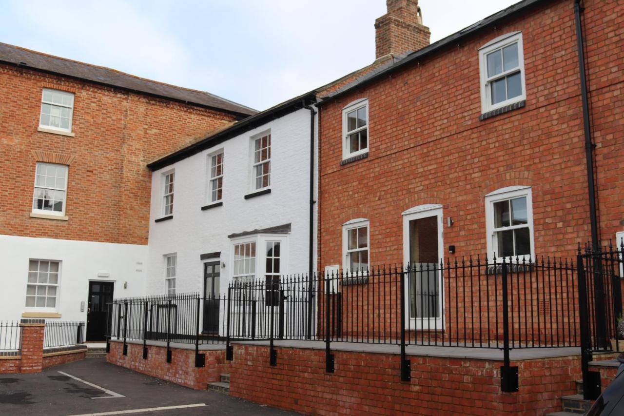 Canal View Cottage With Log Fire & Parking Blisworth ภายนอก รูปภาพ