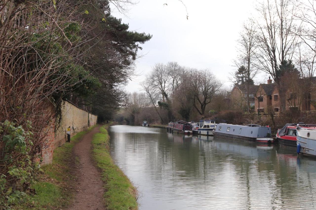 Canal View Cottage With Log Fire & Parking Blisworth ภายนอก รูปภาพ